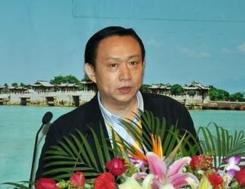 香港沃德国际资产管理顾问公司董事局主席 卢麒元