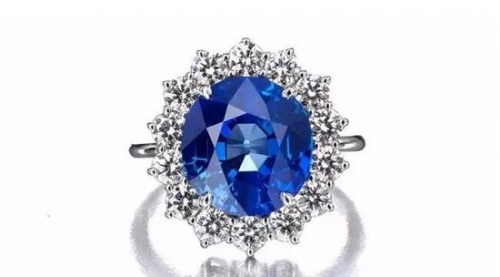 蓝宝石及钻石戒指