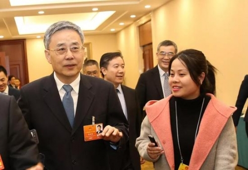 中国银监会主席郭树清接受本报记者采访    本报记者 车亮 摄  
