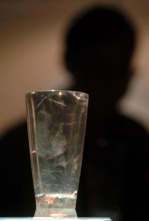 杭州历史博物馆内珍藏的战国水晶杯
