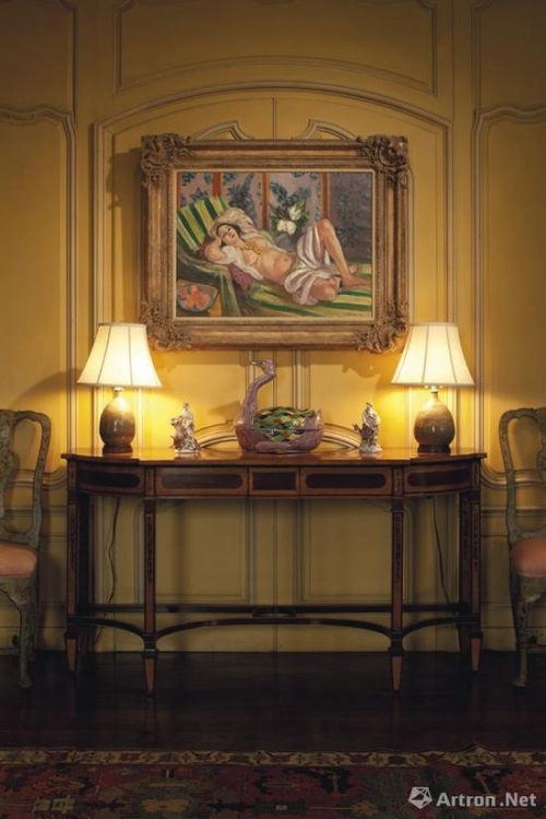 《侧卧的宫娥与玉兰花》一直被悬挂在大卫·洛克菲勒家庭别墅的客厅当中