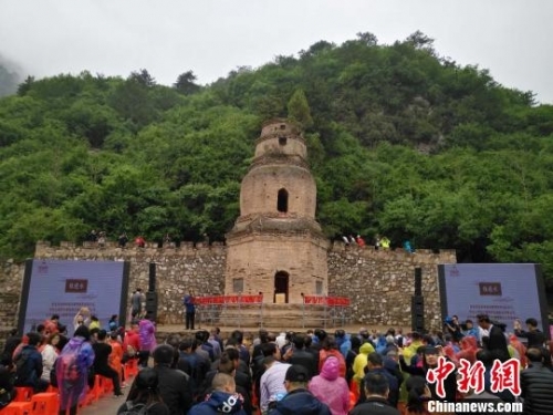 山西临汾千年古寺重现生机，社会力量积极参与文物保护。　李新锁　摄