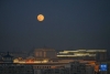 这是12月19日在北京市拍摄的满月。